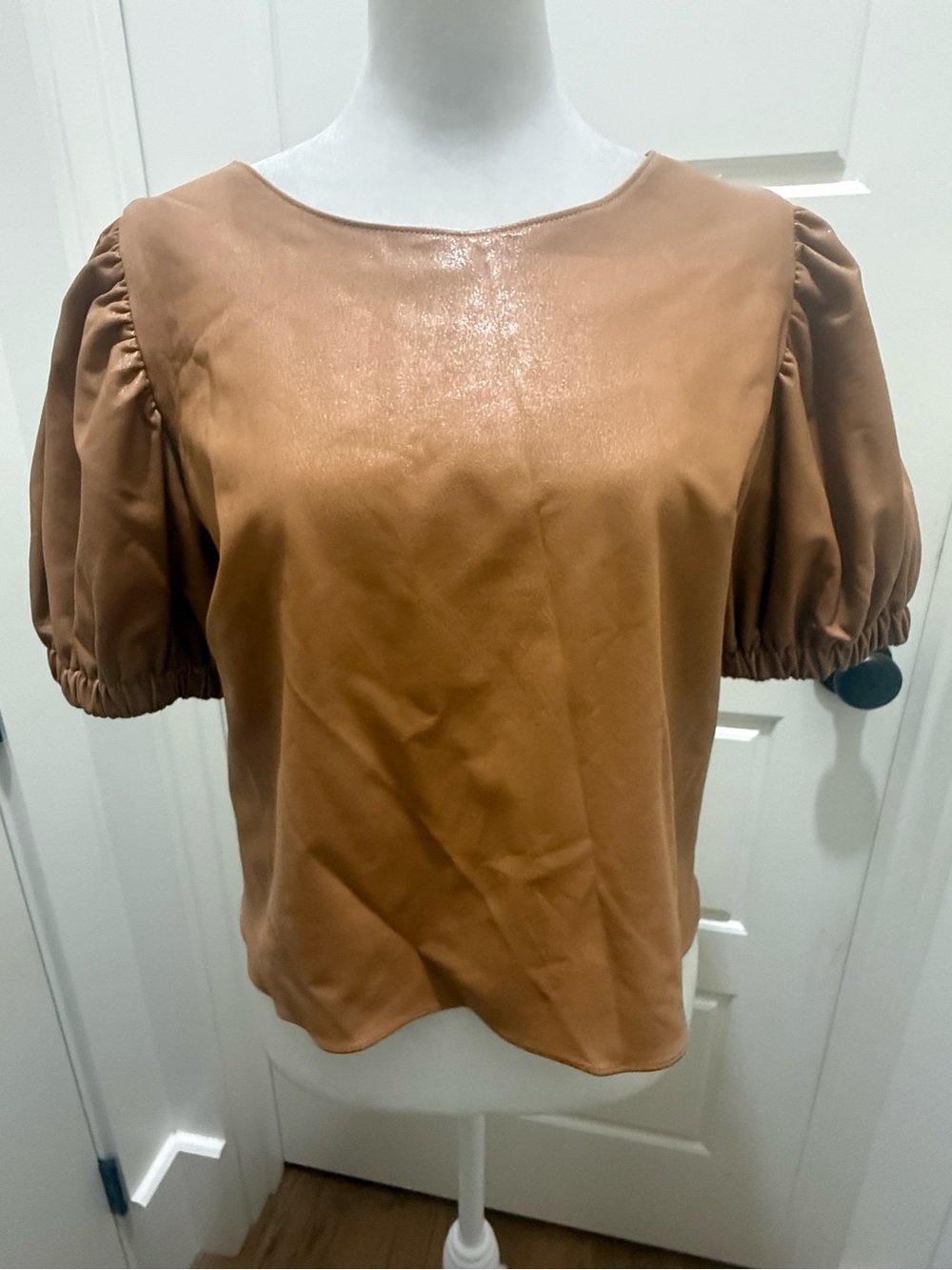 Amanda Uprichard. Faux Leather Puff Sleeve Top. Camel. Size XS.